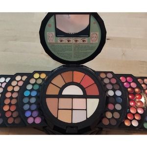Sephora Igloo Palace Blockbuster Makeup Set